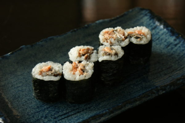 39. Salmon Skin Maki